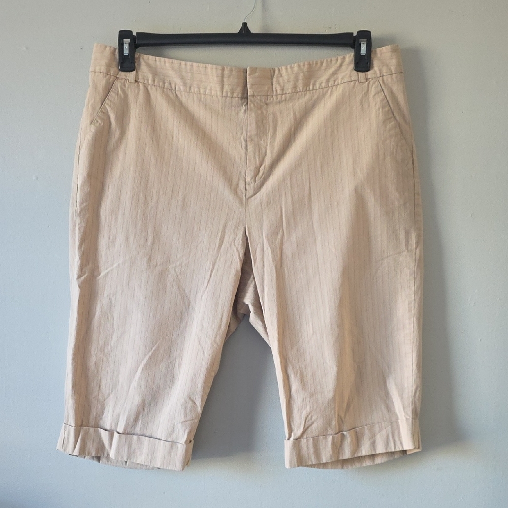 Dockers Bermuda Women's Long Tan Classic Shorts 20W